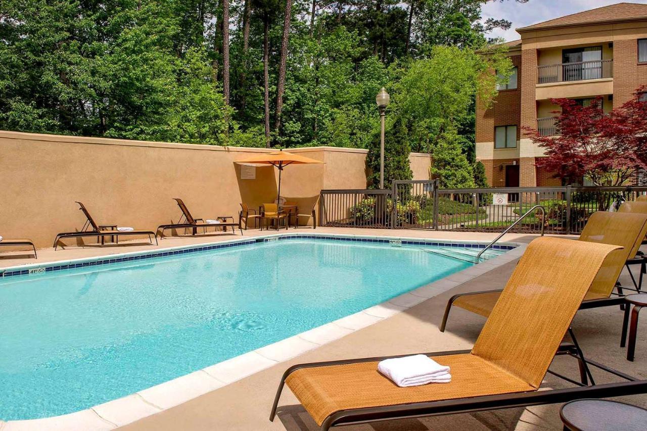 Отель Sonesta Select Durham Research Triangle Park Экстерьер фото