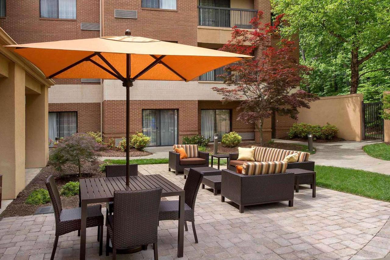 Отель Sonesta Select Durham Research Triangle Park Экстерьер фото