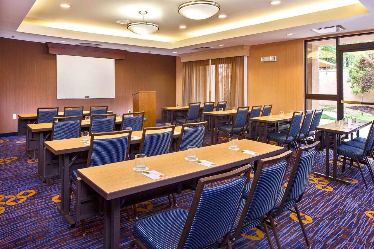 Отель Sonesta Select Durham Research Triangle Park Экстерьер фото