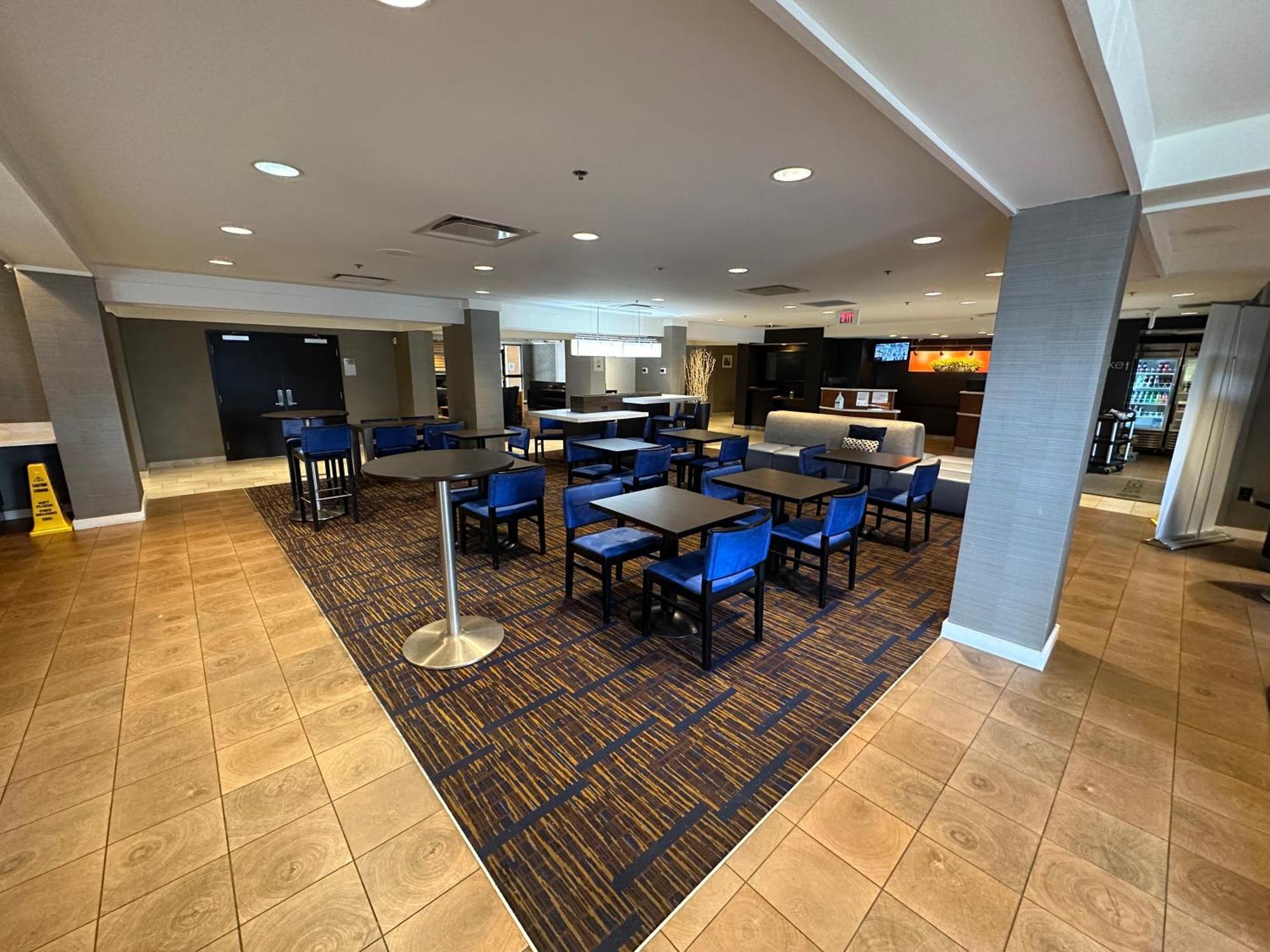 Отель Sonesta Select Durham Research Triangle Park Экстерьер фото